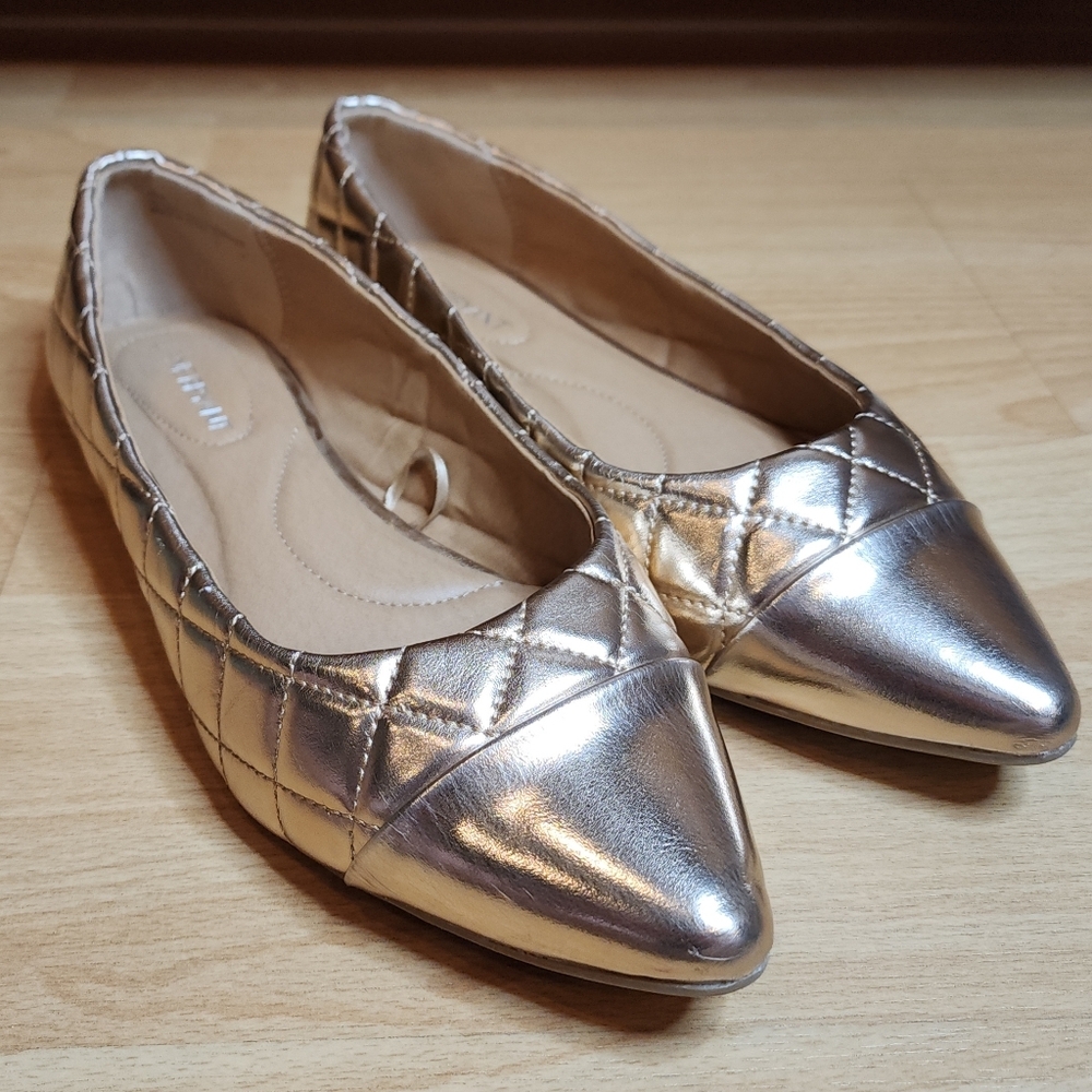 Lane Bryant 10W Rose Gold Metallic Quilted Pointed Toe Flats Size‎ 10 Wide